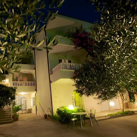 Apartment Cizmic *